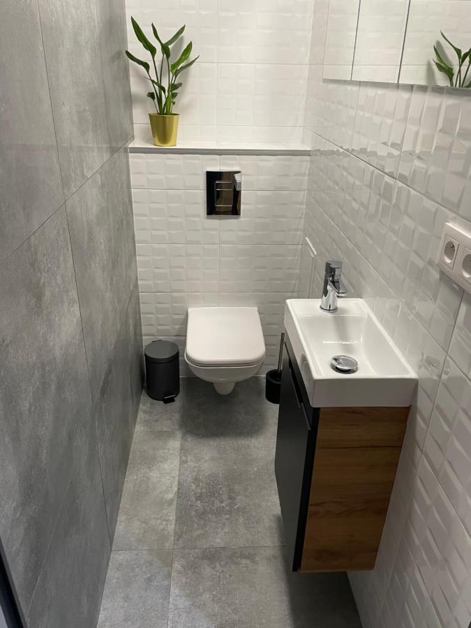 Brzostek Apartment Варшава Екстериор снимка